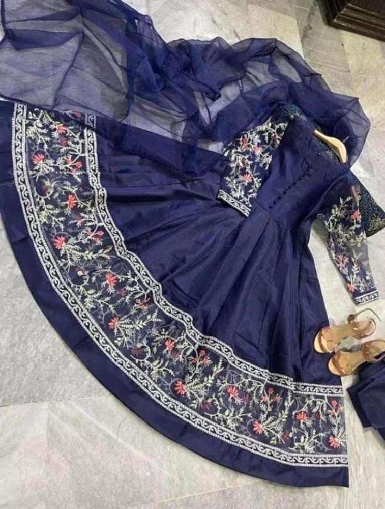 3 Pcs Woman's Stitched Cotton Silk Embroidered Maxi